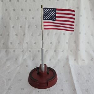 MTH Rail King Operating Waving American Flag 30-9103